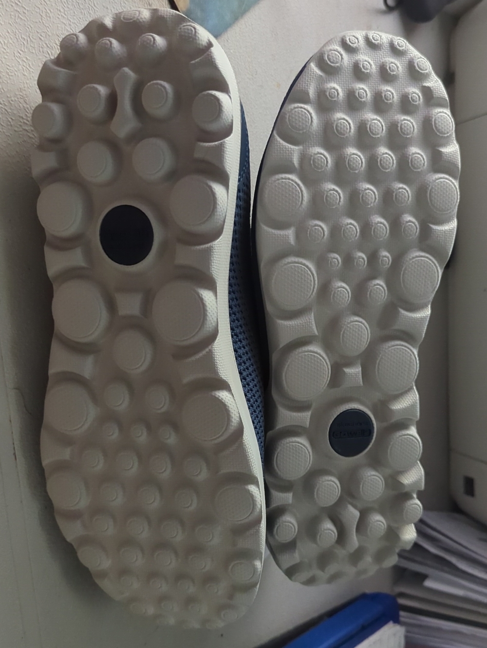 Sneakers - Picture 9 of 10